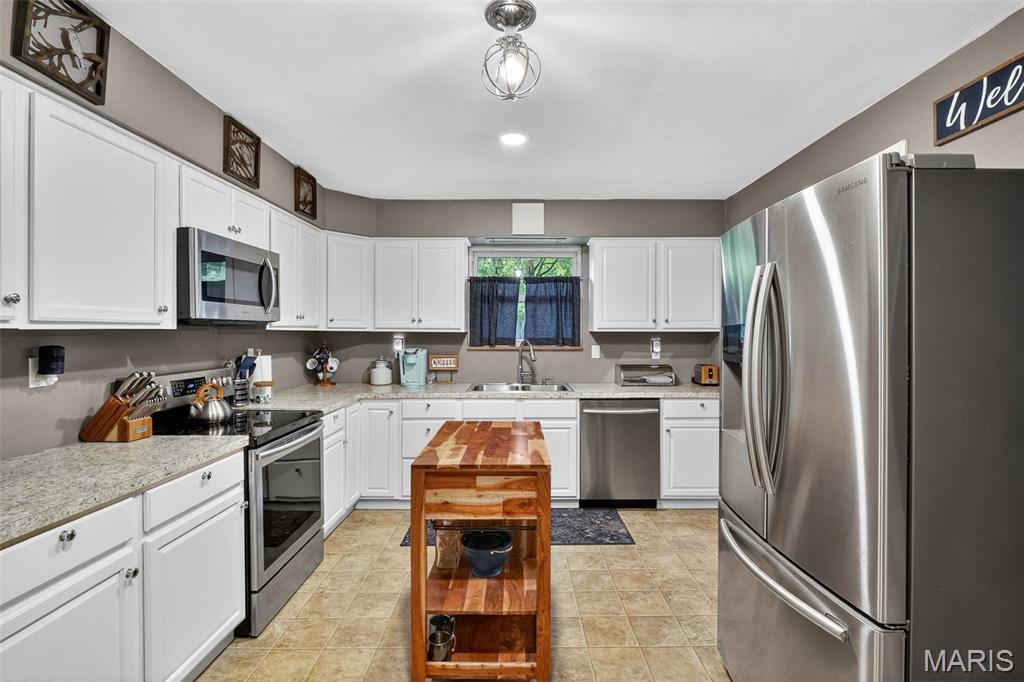 317 Southgate Drive Belleville, IL 62223 - Photo 7 of 21 Gallery Image 7
