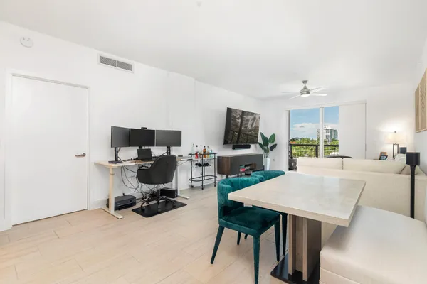 $6,850 | 236 Southeast 5th Avenue, Unit 301, Delray Beach, FL 33483