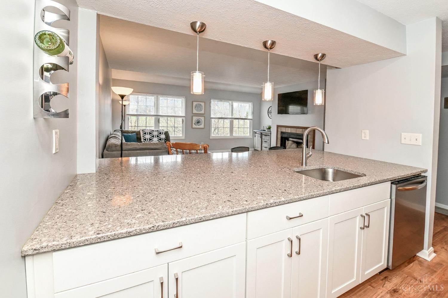 10555 Montgomery Road, Unit 98 Montgomery, OH 45242 - Photo 4 of 42