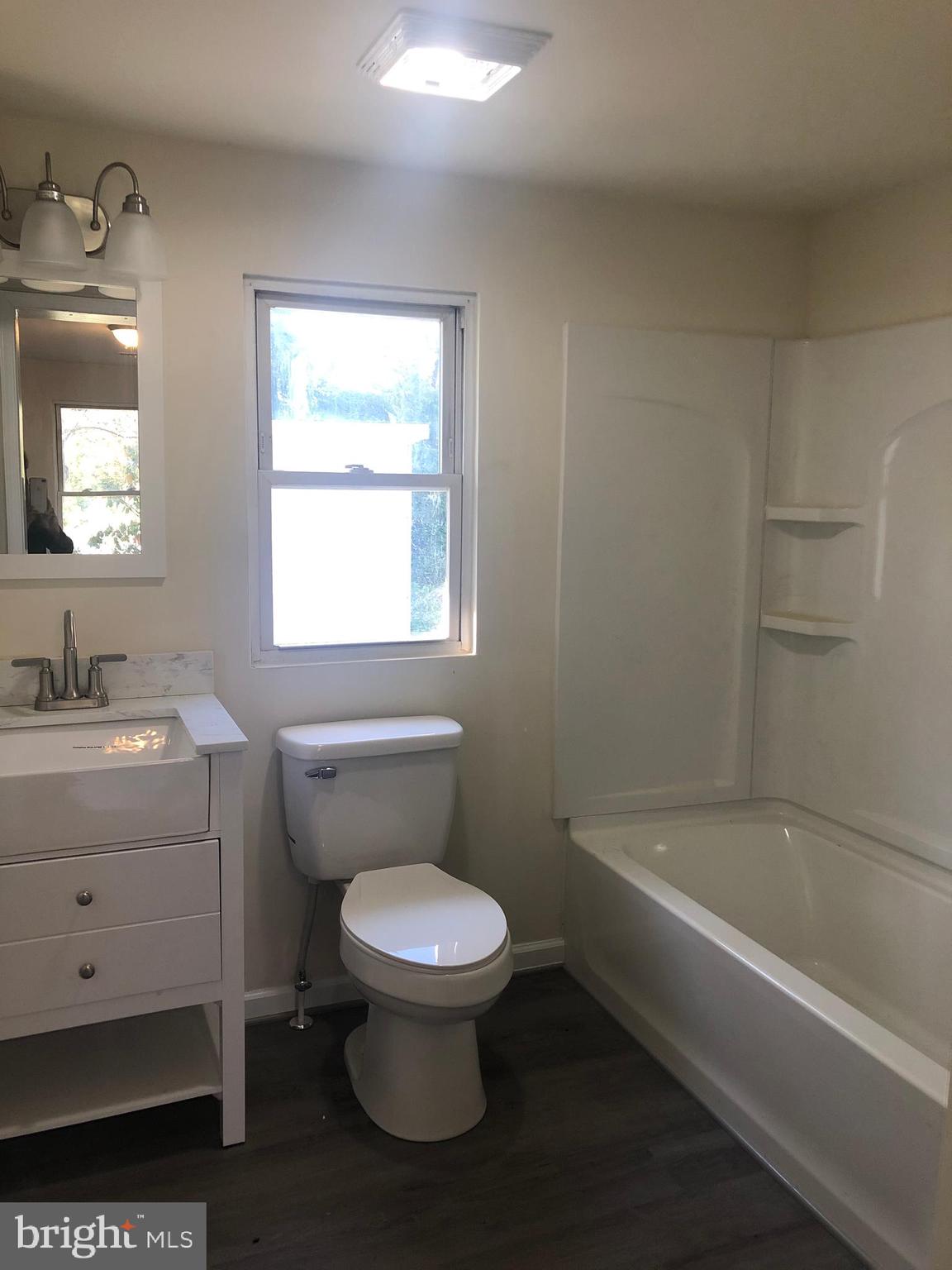 15168 Jefferies Mill Road Culpeper, VA 22701 - Photo 14 of 32 Master bathroom