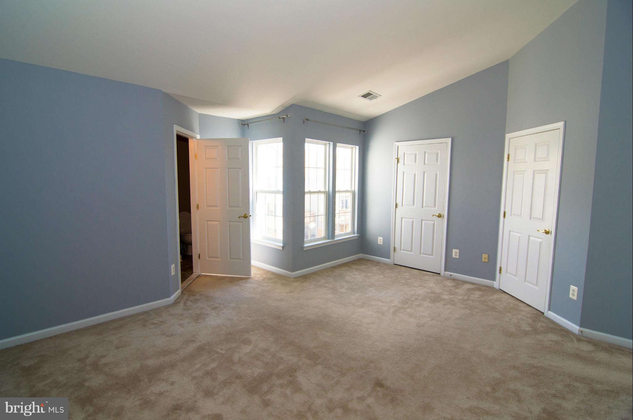 43004 Center Street Chantilly, VA 20152 - Photo 19 of 30 Upper Level Bedroom (Master)