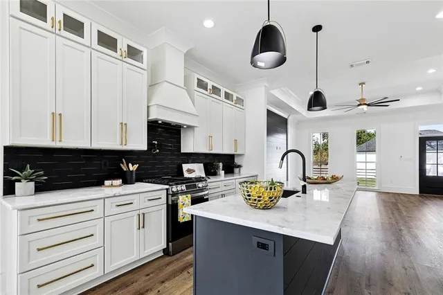 $329,999 | 108 Jaguar Drive, Arabi, LA 70032