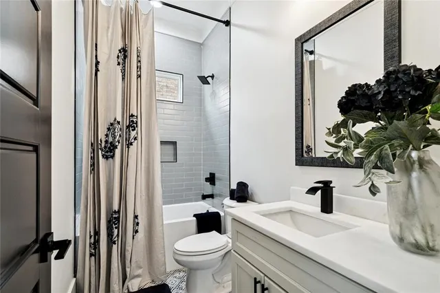 $329,999 | 108 Jaguar Drive, Arabi, LA 70032