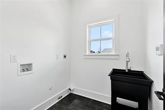 $329,999 | 108 Jaguar Drive, Arabi, LA 70032