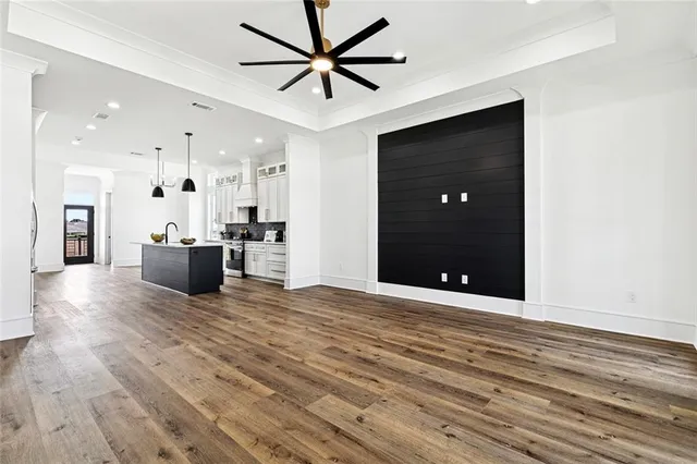 $329,999 | 108 Jaguar Drive, Arabi, LA 70032