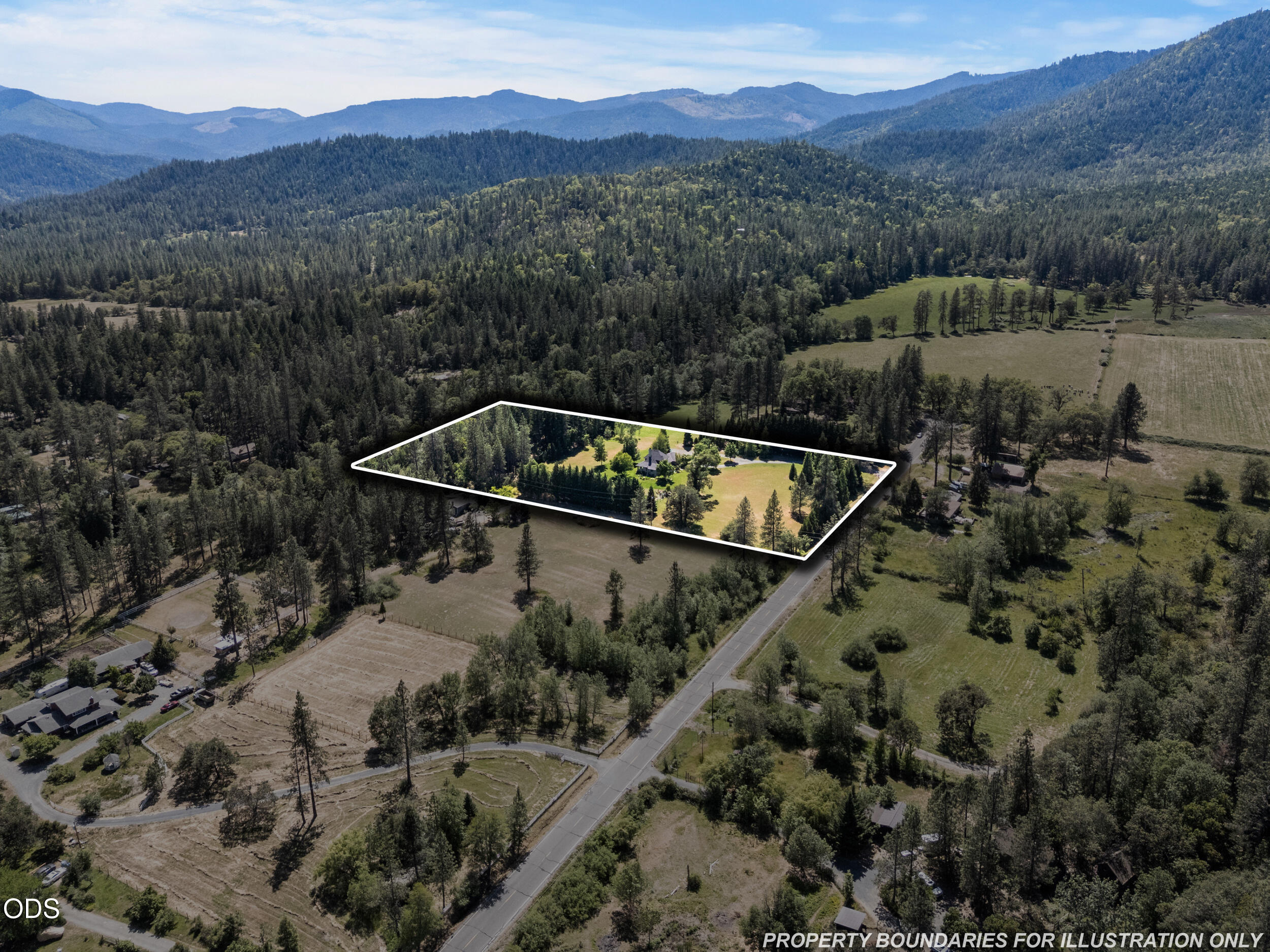 693 Horizon Hills Road Williams, OR 97544 - Photo 4 of 60