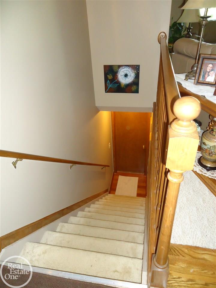 589 Lexington Drive Rochester, MI 48307 - Photo 10 of 39 lower level enterance