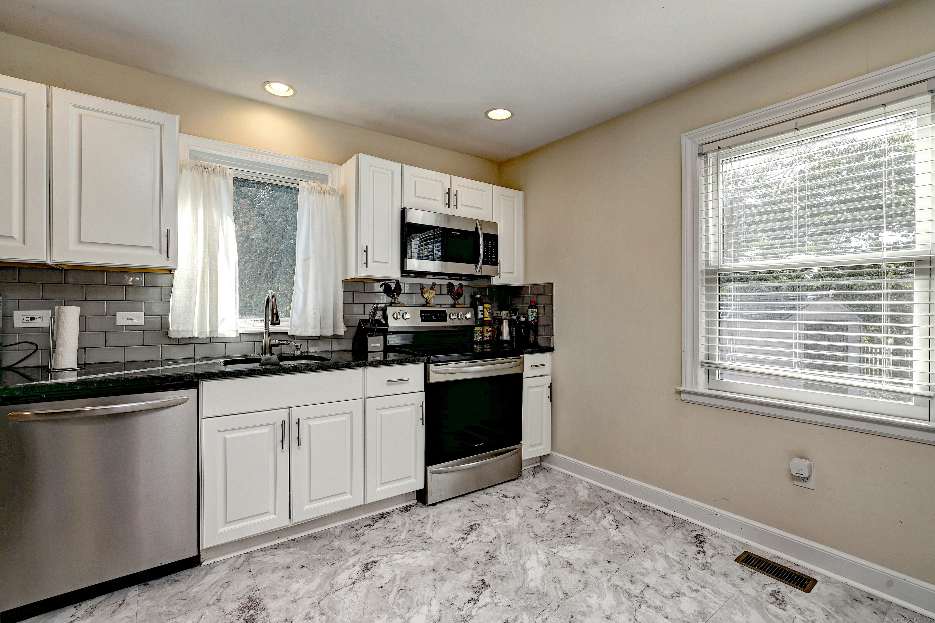 32 Roberts Street Seymour, CT 06483 - Photo 19 of 40