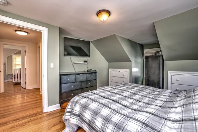 $370,000 | 32 Roberts Street, Seymour, CT 06483