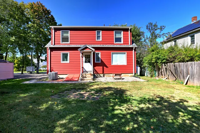 $370,000 | 32 Roberts Street, Seymour, CT 06483