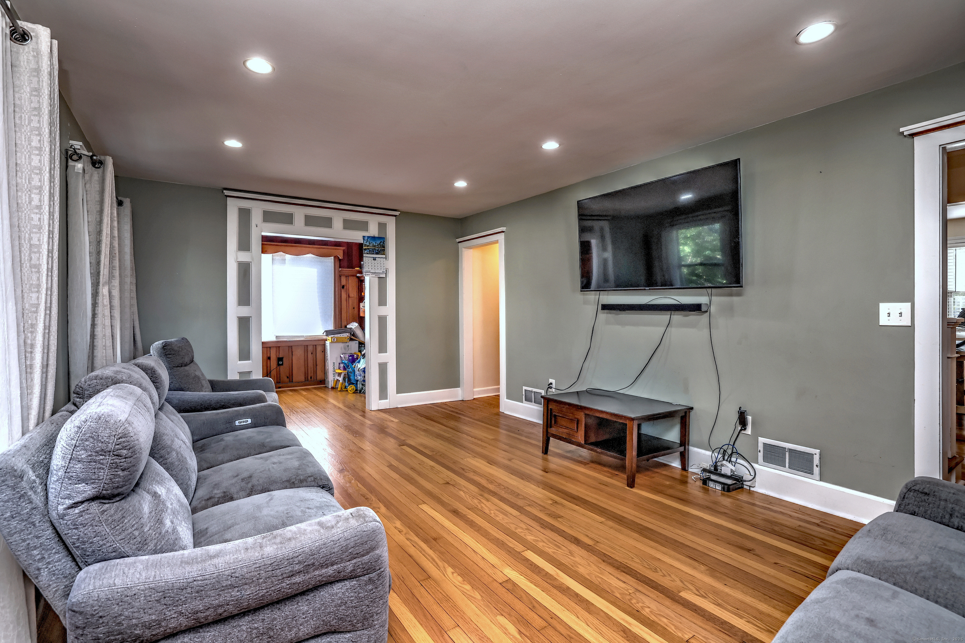 32 Roberts Street Seymour, CT 06483 - Photo 9 of 40