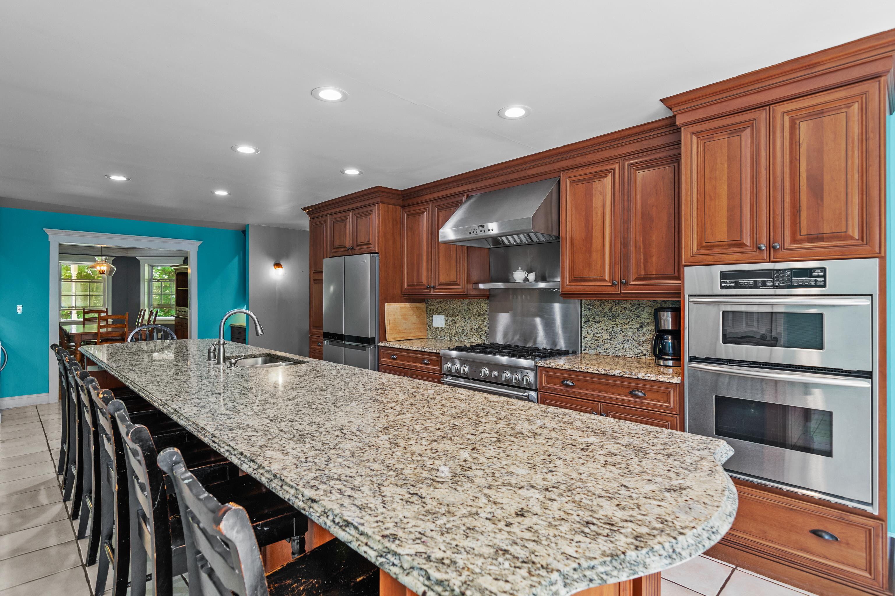 368 Bedford Road New Boston, NH 03070 - Photo 9 of 40 Gallery Image 9