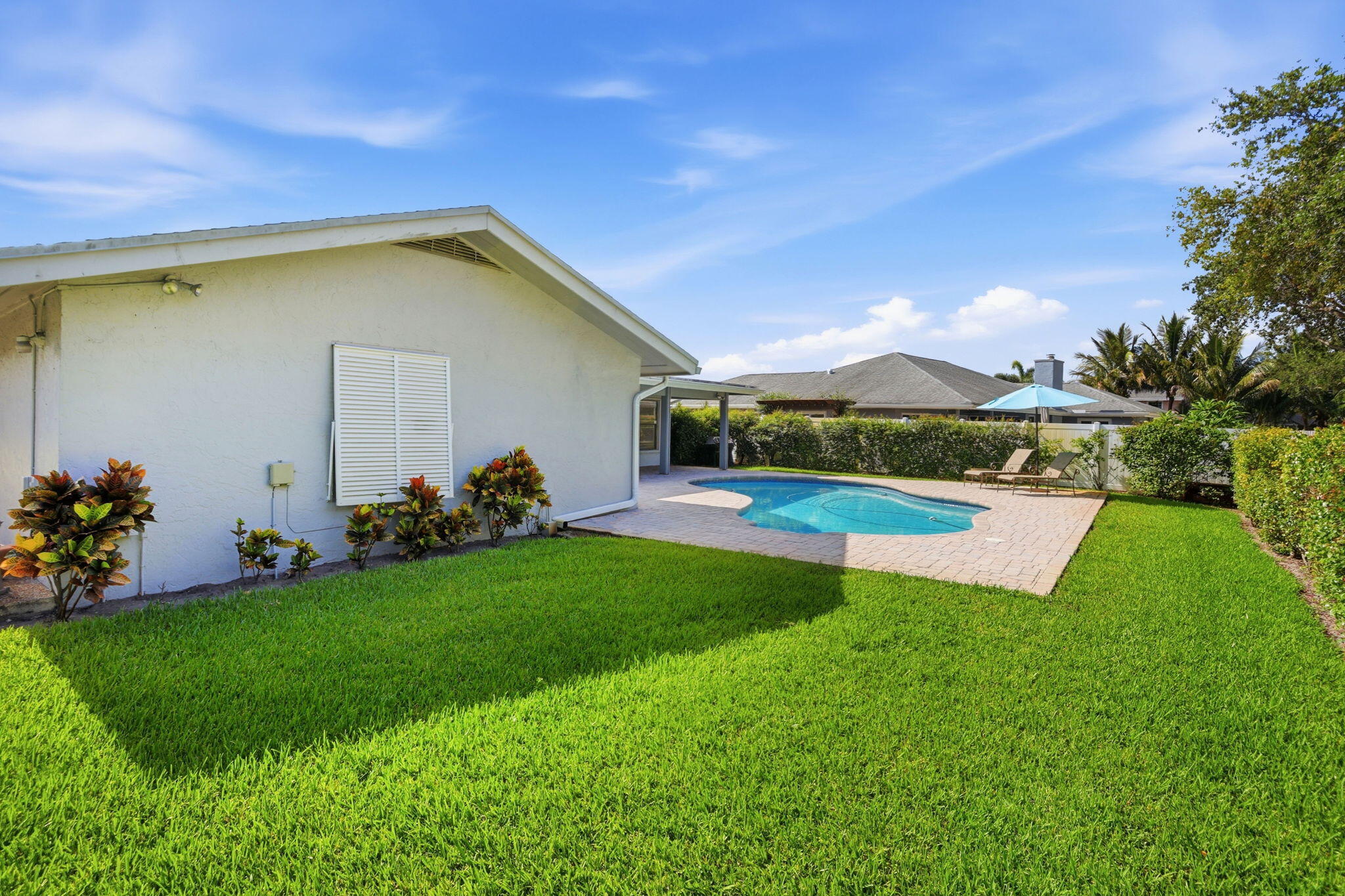 4281 Sugar Pine Drive Boca Raton, FL 33487 - Photo 8 of 35 Yard/Pool