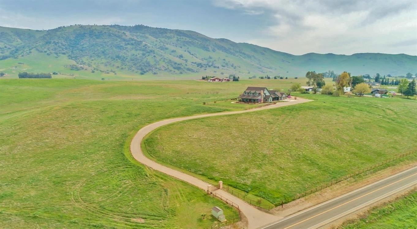 1920 North Piedra Road Sanger, CA 93657 - Photo 19 of 57