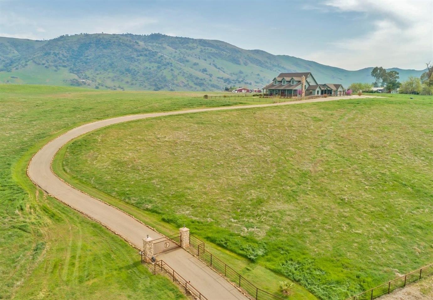 1920 North Piedra Road Sanger, CA 93657 - Photo 20 of 57