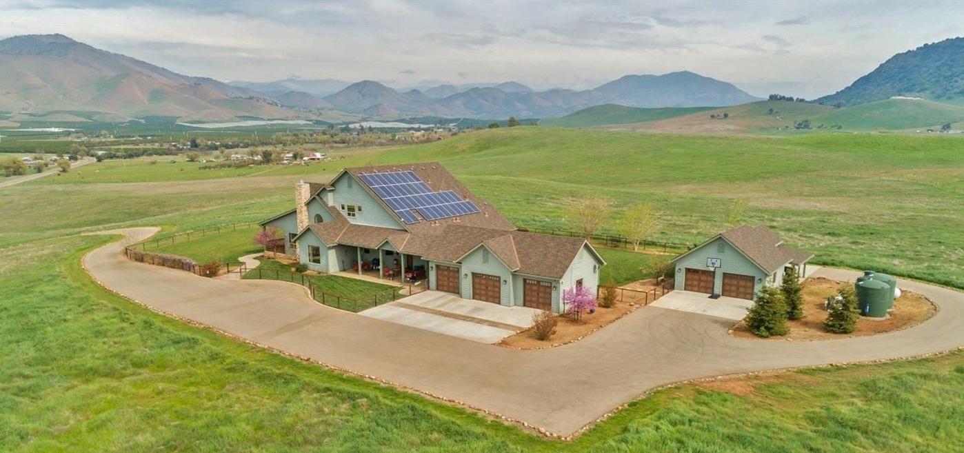 1920 North Piedra Road Sanger, CA 93657 - Photo 7 of 57