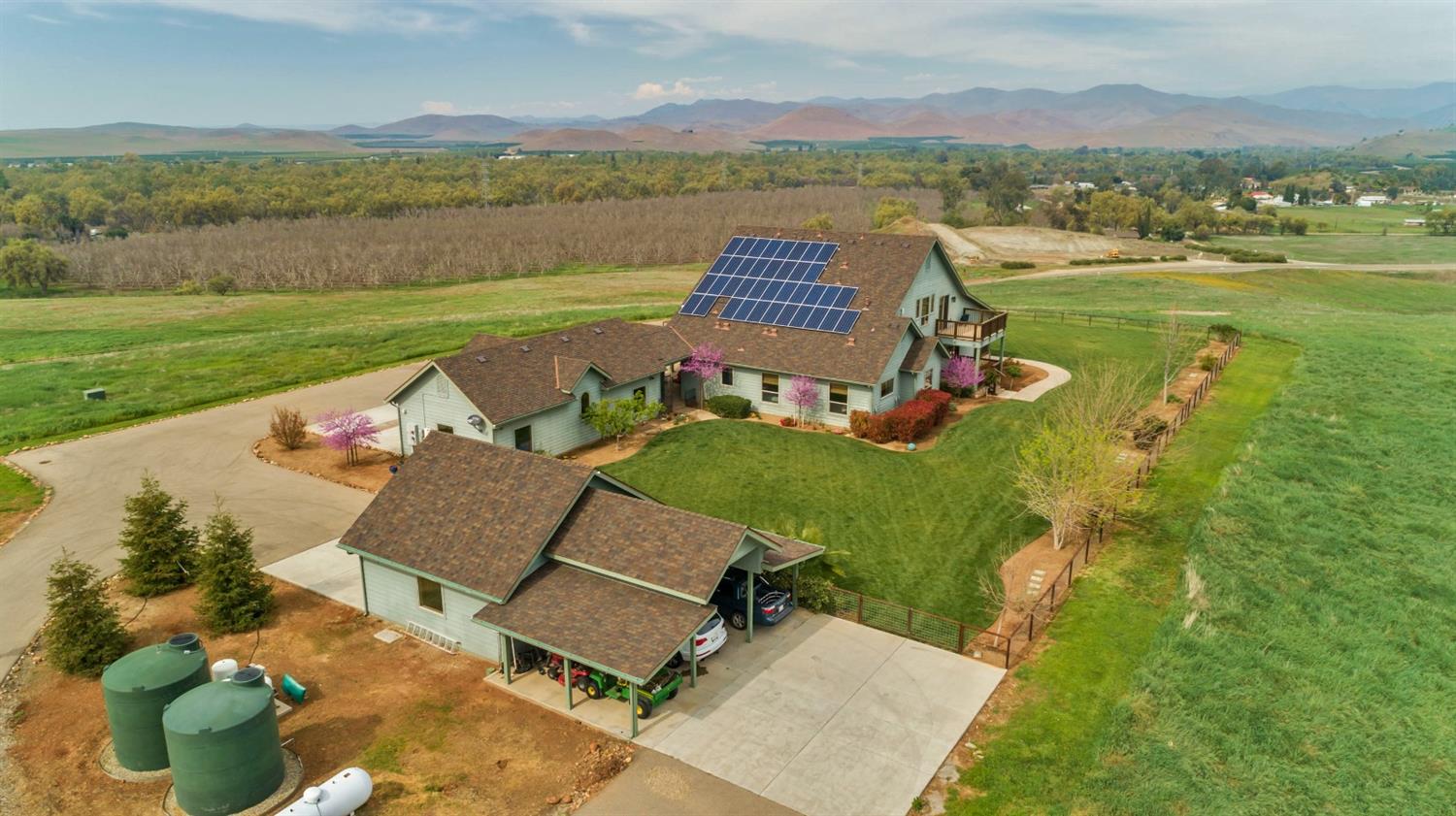 1920 North Piedra Road Sanger, CA 93657 - Photo 8 of 57