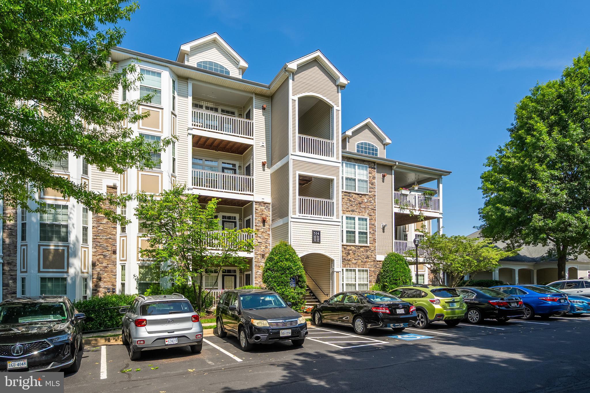 514 Sunset View Terrace Southeast, Unit 207 Leesburg, VA 20175 - Photo 3 of 51