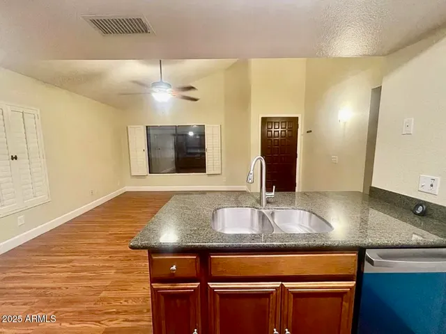 $1,675 | 861 East Lola Drive, Phoenix, AZ 85022