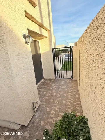 $1,675 | 861 East Lola Drive, Phoenix, AZ 85022