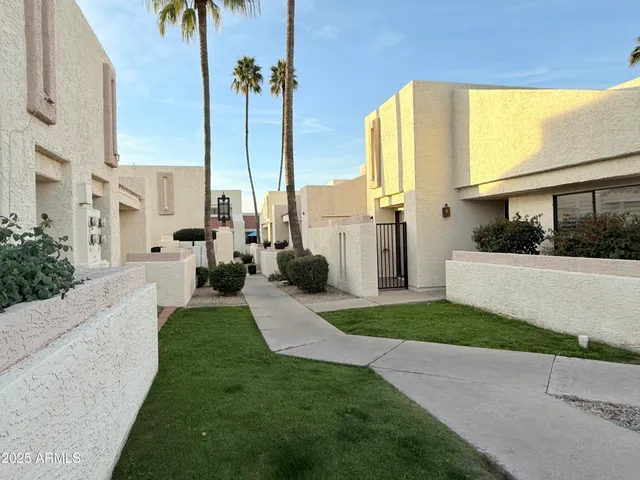 $1,675 | 861 East Lola Drive, Phoenix, AZ 85022