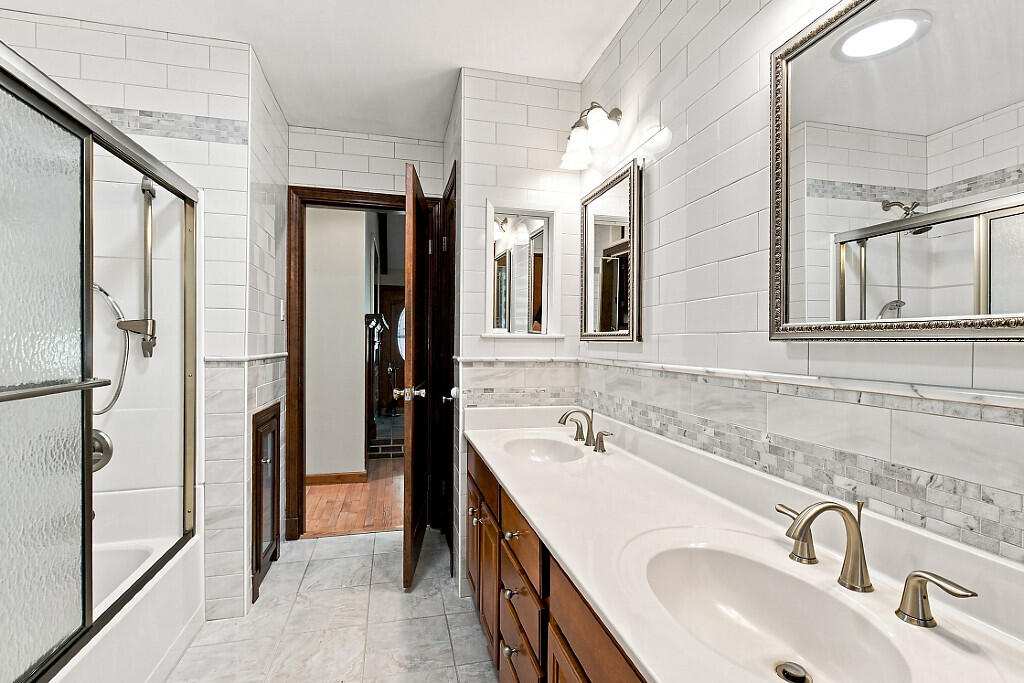 11 Rousseau Street Winslow, ME 04901 - Photo 29 of 52 Primary en suite Bathroom