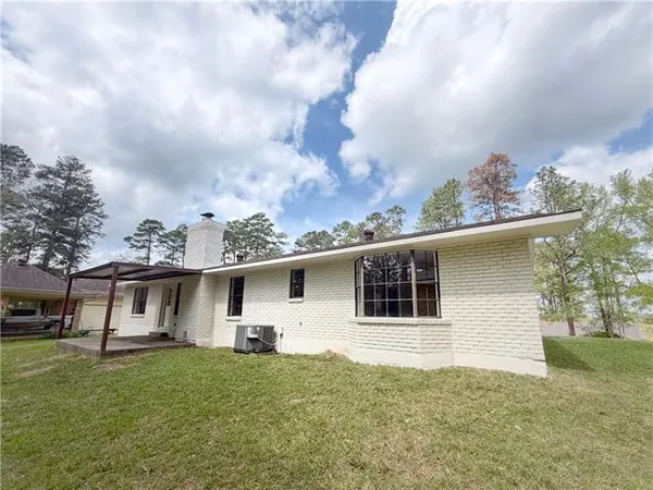 $278,800 | 110 Deer Creek East, Pineville, LA 71360