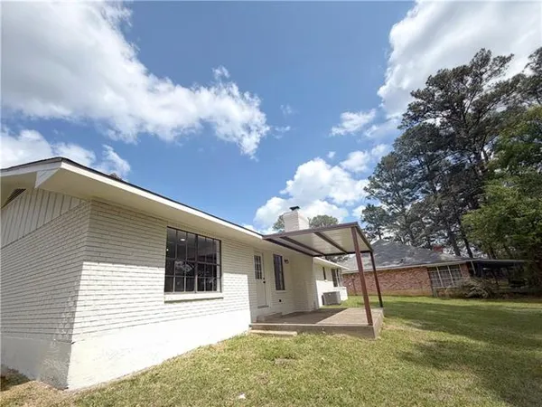 $278,800 | 110 Deer Creek East, Pineville, LA 71360