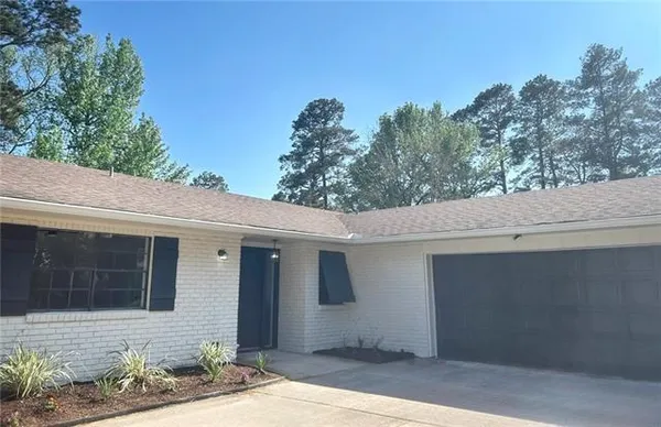$278,800 | 110 Deer Creek East, Pineville, LA 71360