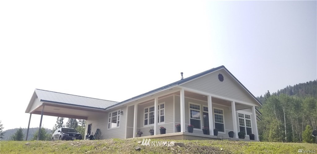 403 North Lemanasky Road Tonasket, WA 98855 - Photo 2 of 25 Gallery Image 2