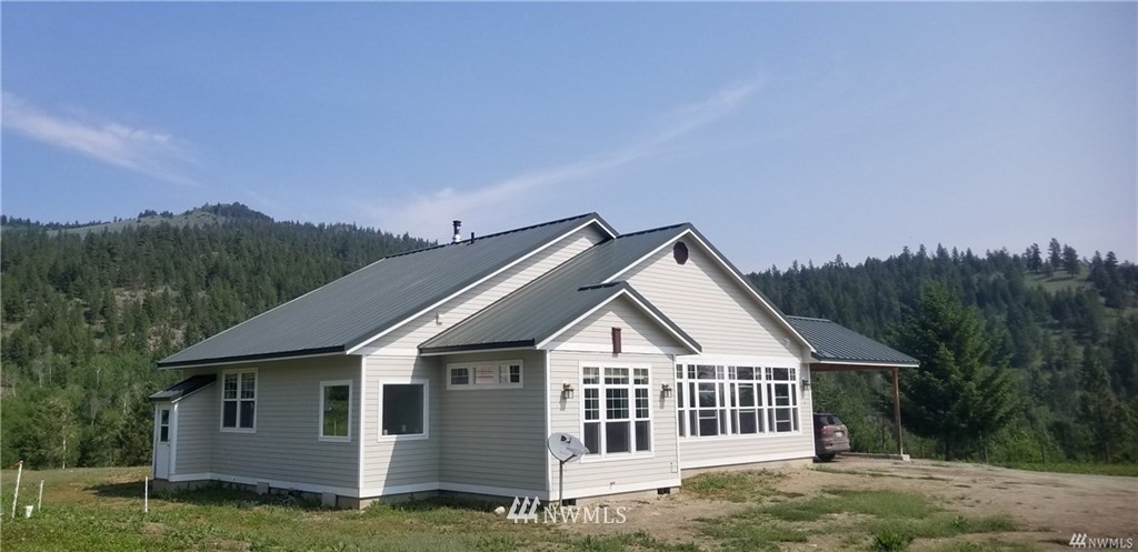 403 North Lemanasky Road Tonasket, WA 98855 - Photo 4 of 25 Gallery Image 4