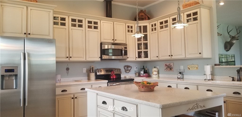 403 North Lemanasky Road Tonasket, WA 98855 - Photo 6 of 25 Gallery Image 6