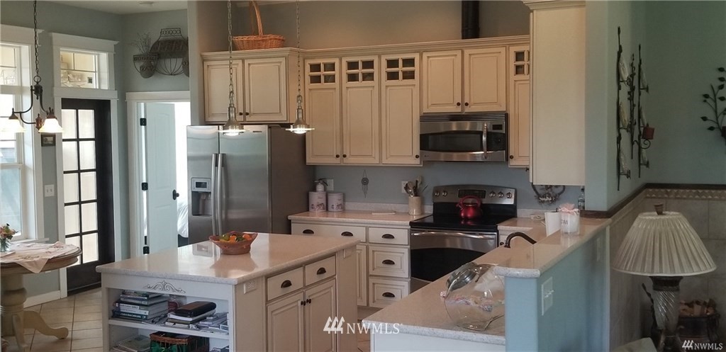 403 North Lemanasky Road Tonasket, WA 98855 - Photo 8 of 25 Gallery Image 8
