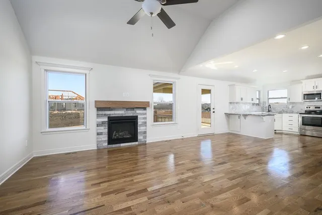 $419,950 | 15624 Sheridan Court, Basehor, KS 66007