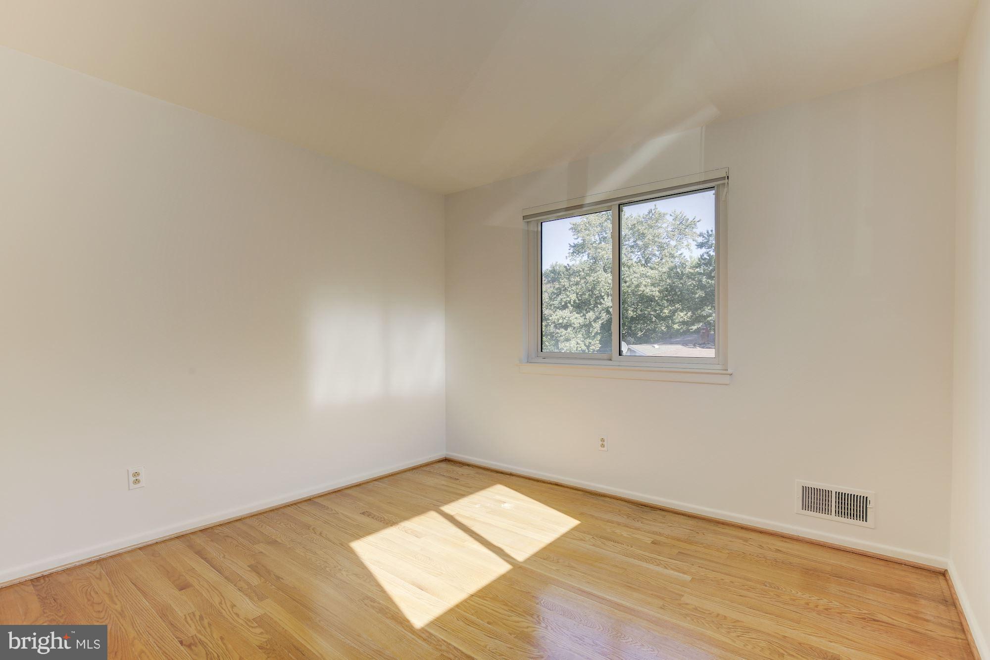 9621 McAlpine Road Silver Spring, MD 20901 - Photo 18 of 30 Bedroom