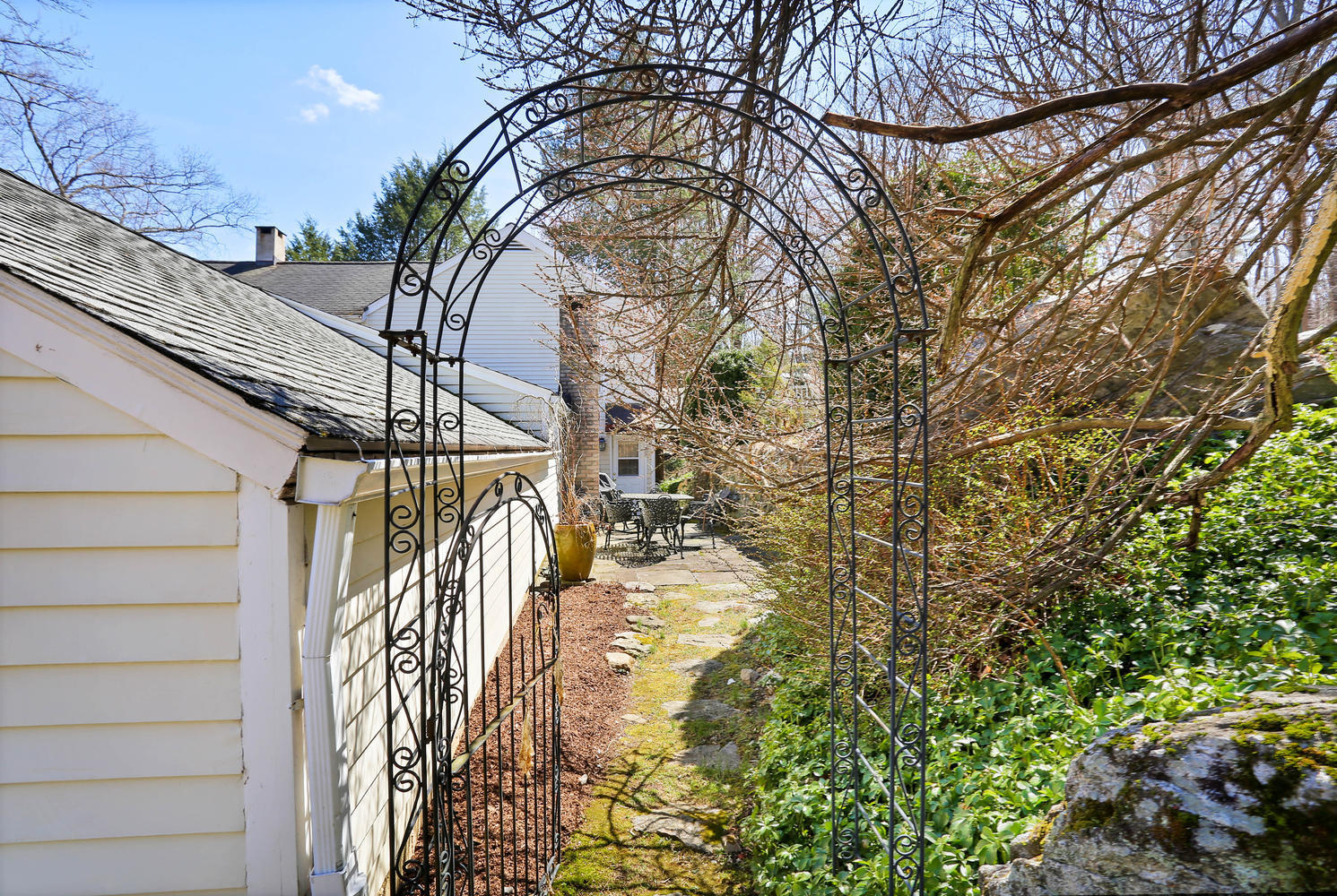 201 Mill Road New Canaan, CT 06840 - Photo 26 of 27 201 Mill Rd New Canaan CT-large-048-40-0