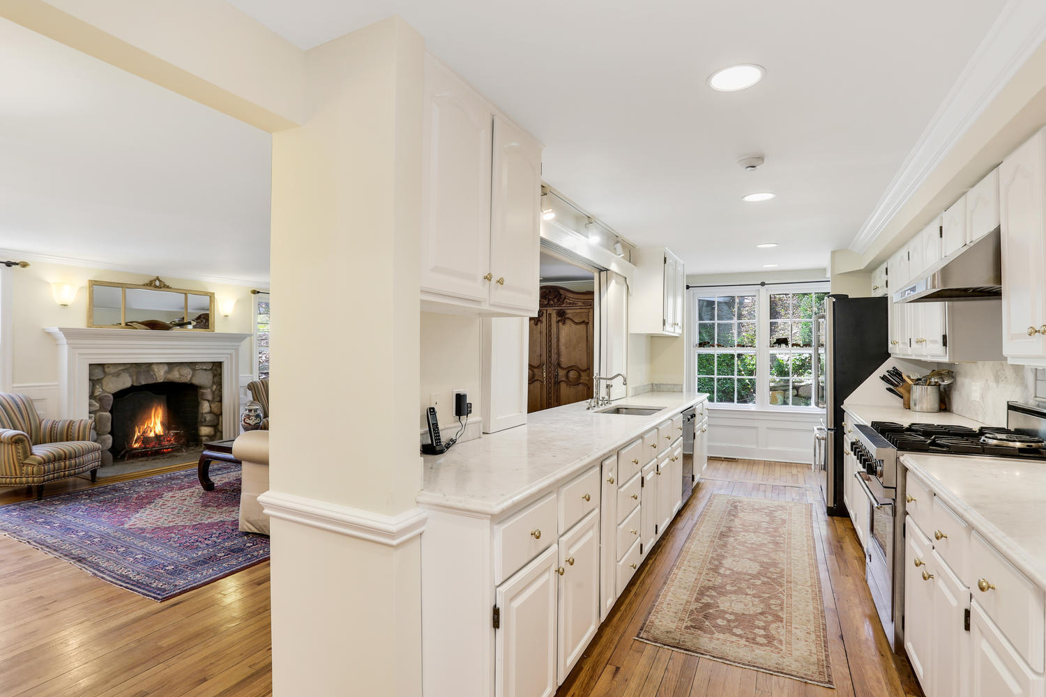 201 Mill Road New Canaan, CT 06840 - Photo 10 of 27 201 Mill Rd New Canaan CT-large-019-11-0