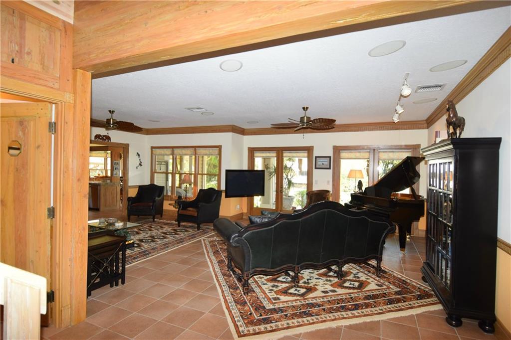 541 Southwest Timber Trail Stuart, FL 34997 - Photo 5 of 36 Gallery Image 5