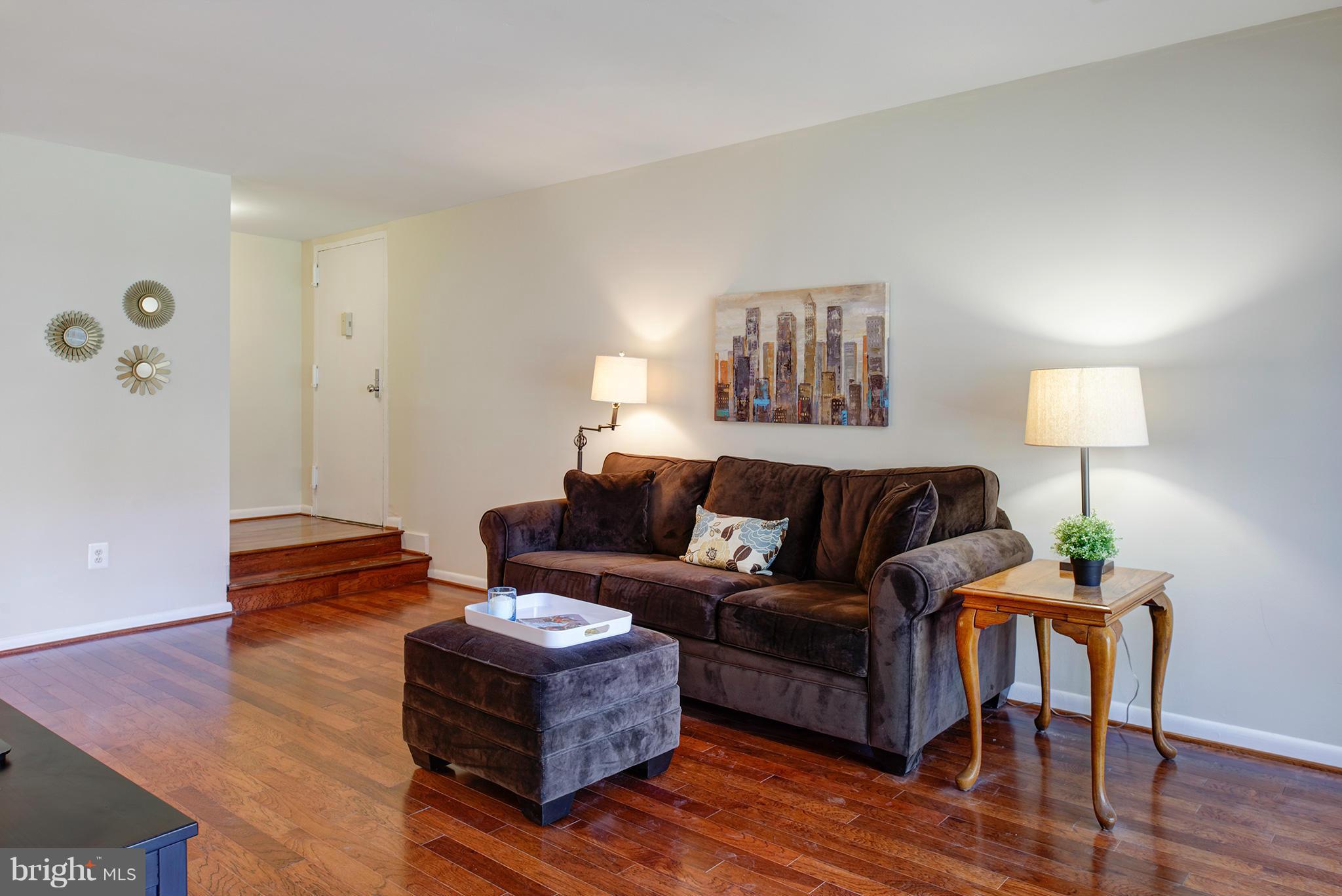 11232 Chestnut Grove Square, Unit 133 Reston, VA 20190 - Photo 1 of 29 Living Room