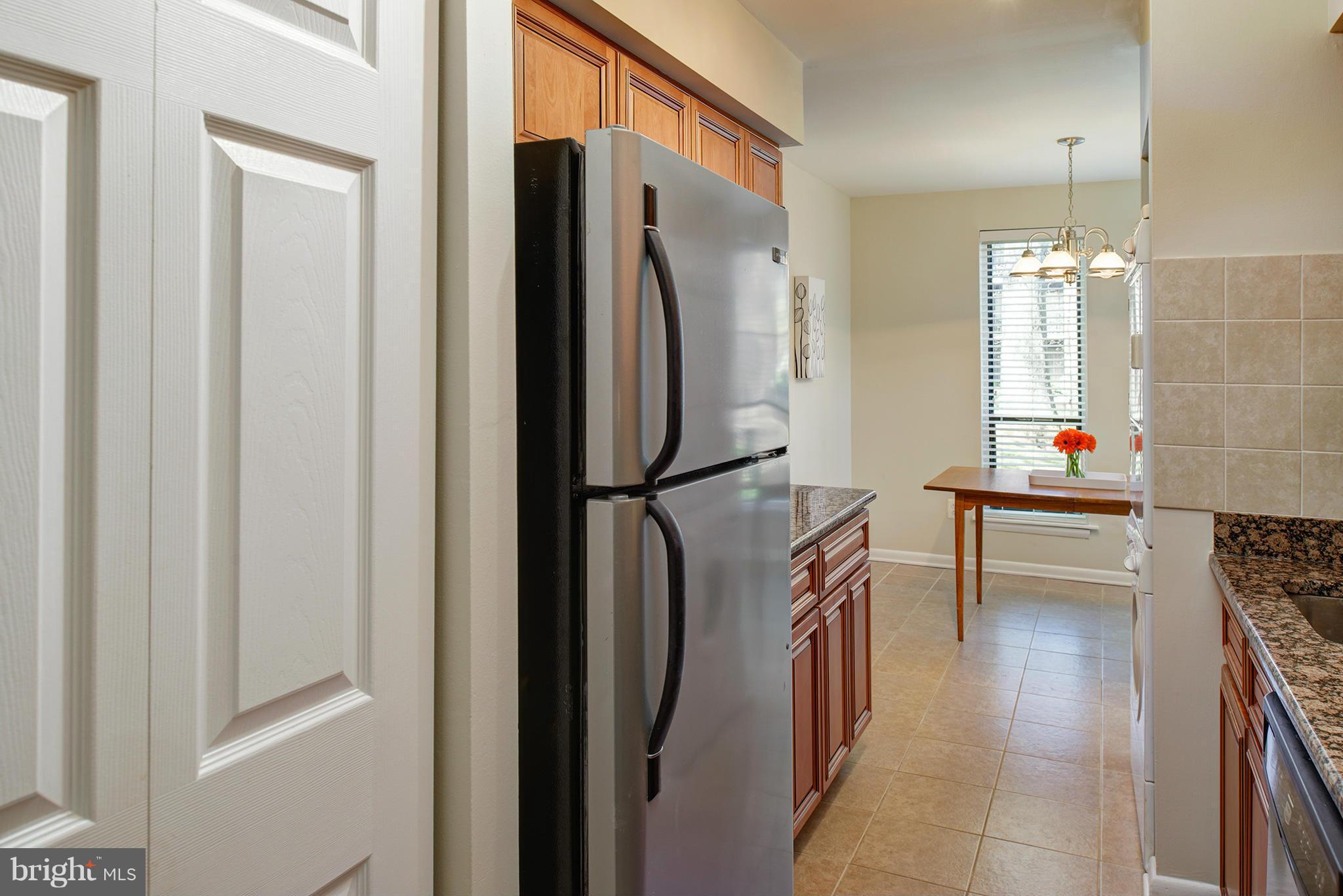 11232 Chestnut Grove Square, Unit 133 Reston, VA 20190 - Photo 11 of 29 Kitchen