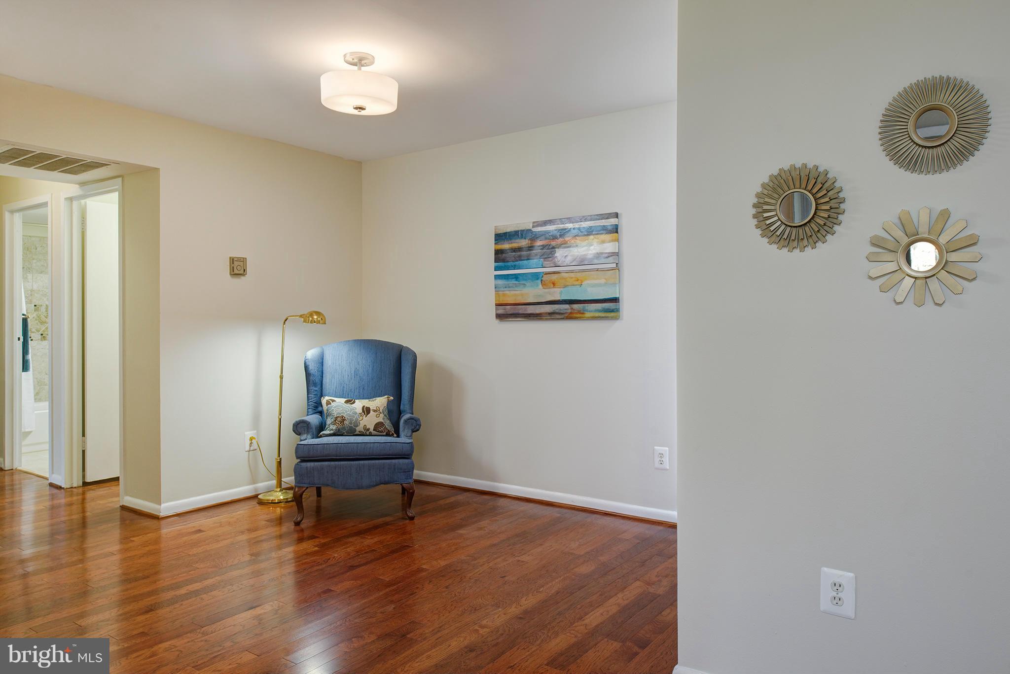 11232 Chestnut Grove Square, Unit 133 Reston, VA 20190 - Photo 7 of 29 Family Room