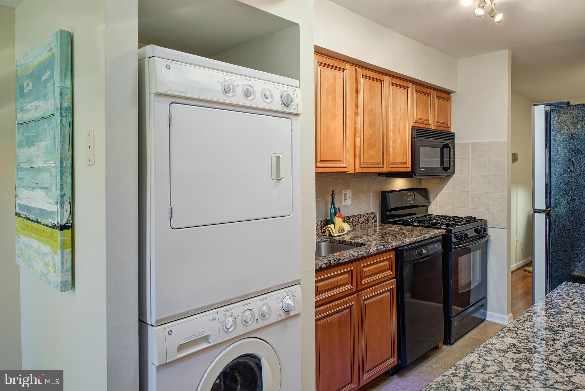 11232 Chestnut Grove Square, Unit 133 Reston, VA 20190 - Photo 10 of 29 Kitchen