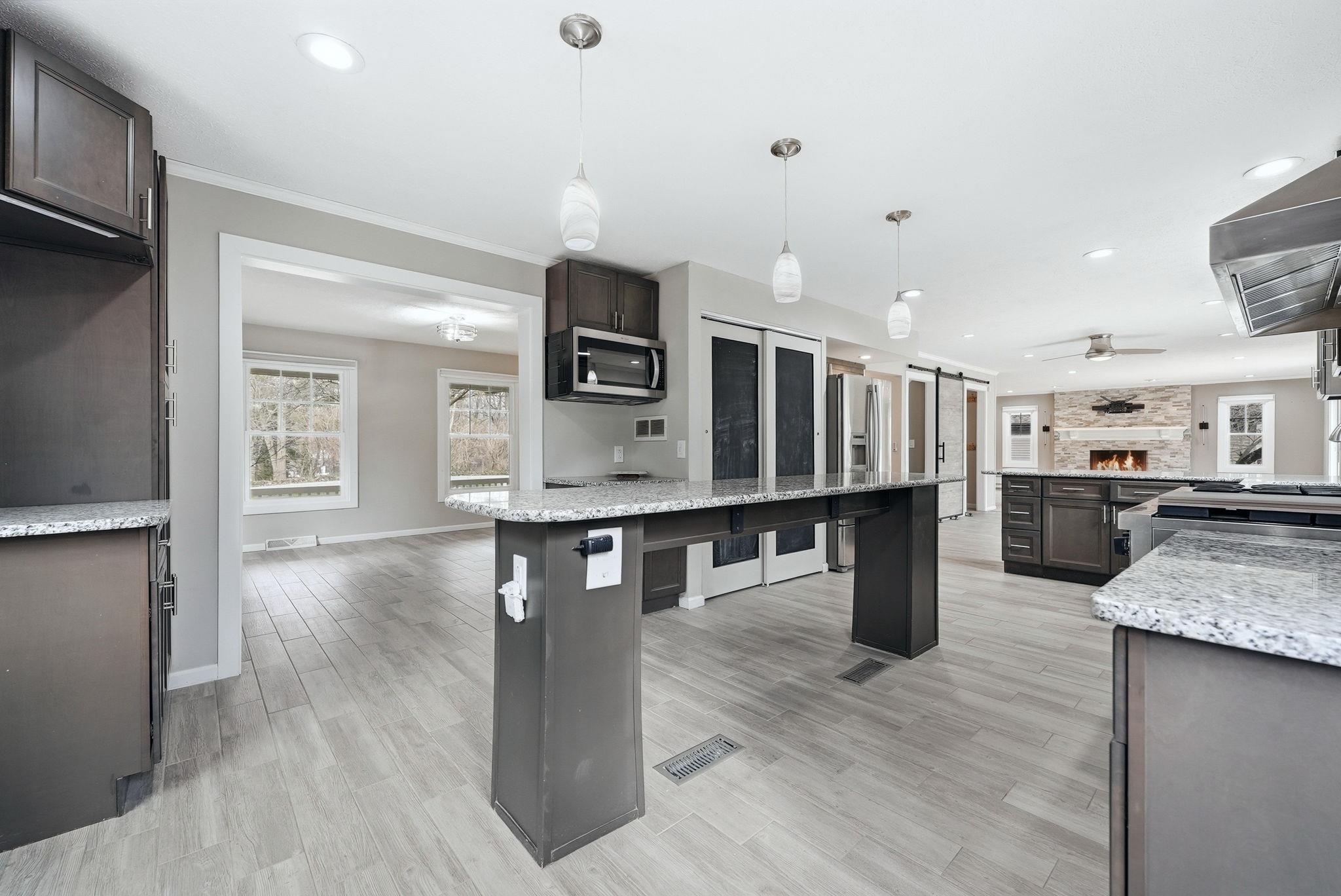 2018 Belmont Court Mishawaka, IN 46544 - Photo 4 of 36