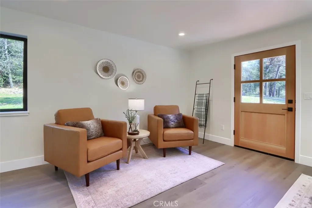 3181 Triangle Park Road Mariposa, CA 95338 - Photo 16 of 44 Sitting area/living room