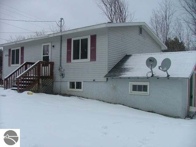 8321 South Maple City Road Maple City, MI 49664 - Photo 2 of 9 1687896-1.JPG