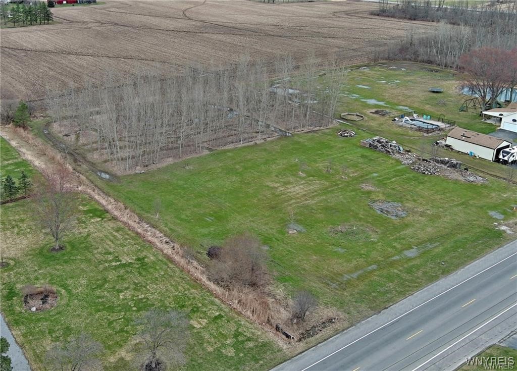 3719 Mapleton Road Wheatfield, NY 14132 - Photo 13 of 25