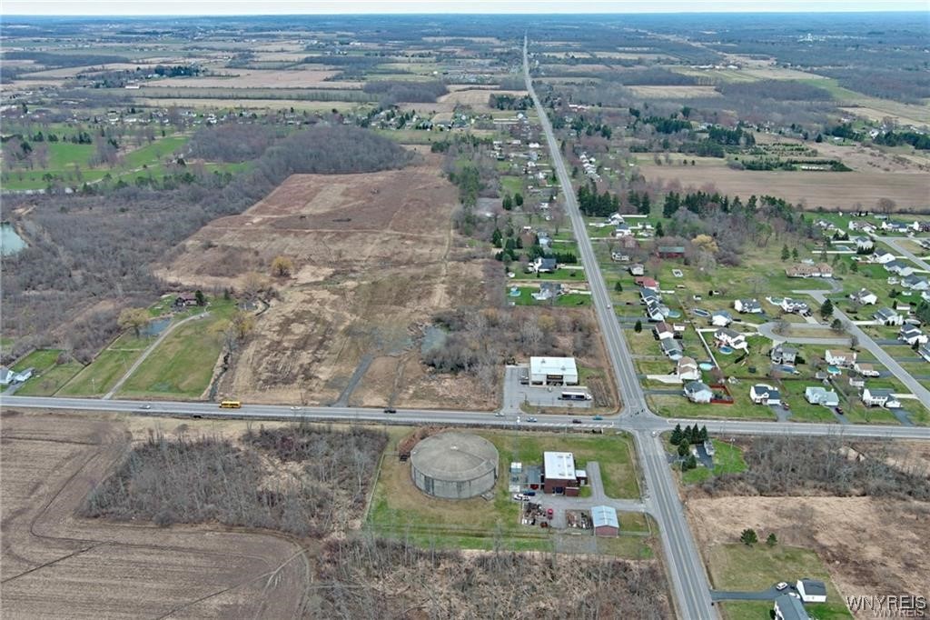 3719 Mapleton Road Wheatfield, NY 14132 - Photo 8 of 25