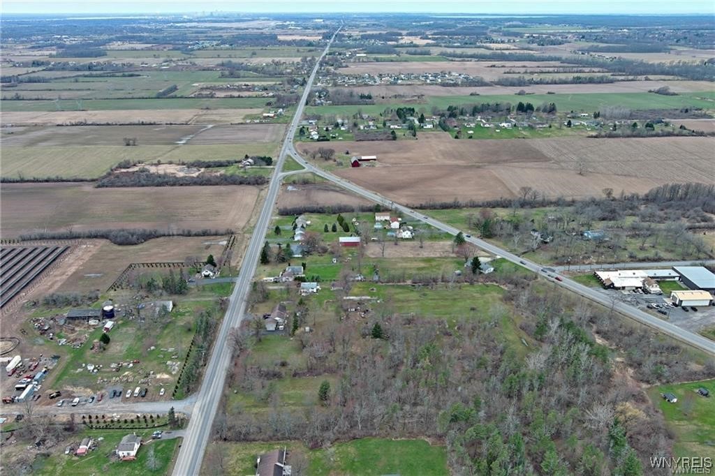 3719 Mapleton Road Wheatfield, NY 14132 - Photo 9 of 25