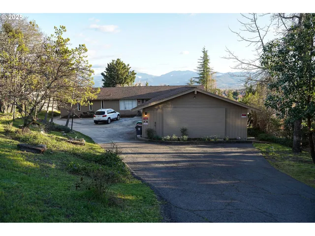 $579,000 | 3676 Princeton Way, Medford, OR 97504