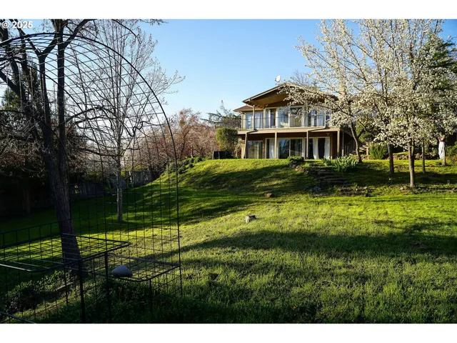 $579,000 | 3676 Princeton Way, Medford, OR 97504